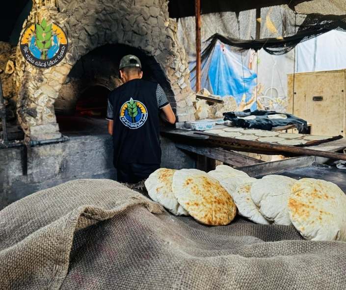 "الطحين منكم وأجرة الخبيز علينا".. دعم كريم لصمود أهل غزة