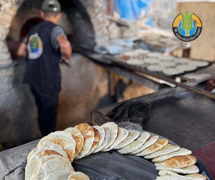"الطحين منكم وأجرة الخبيز علينا".. دعم كريم لصمود أهل غزة