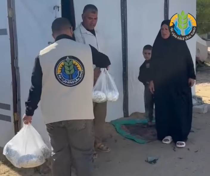 مطبخ عطايا الخيري يواصل إعداد وجبات الإفطار للنازحين في ثاني أيام رمضان