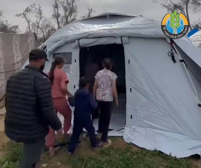 Soykırım savaşında yuvasını kaybeden bir aileye barınma çadırı sağlanması