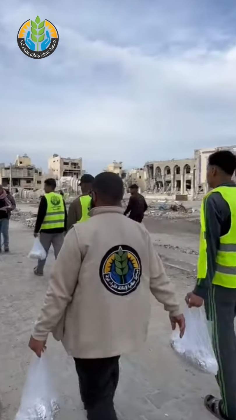 دعمٌ لصمود العائدين،، إفطار صائم في بيوت رفح المدمّرة..