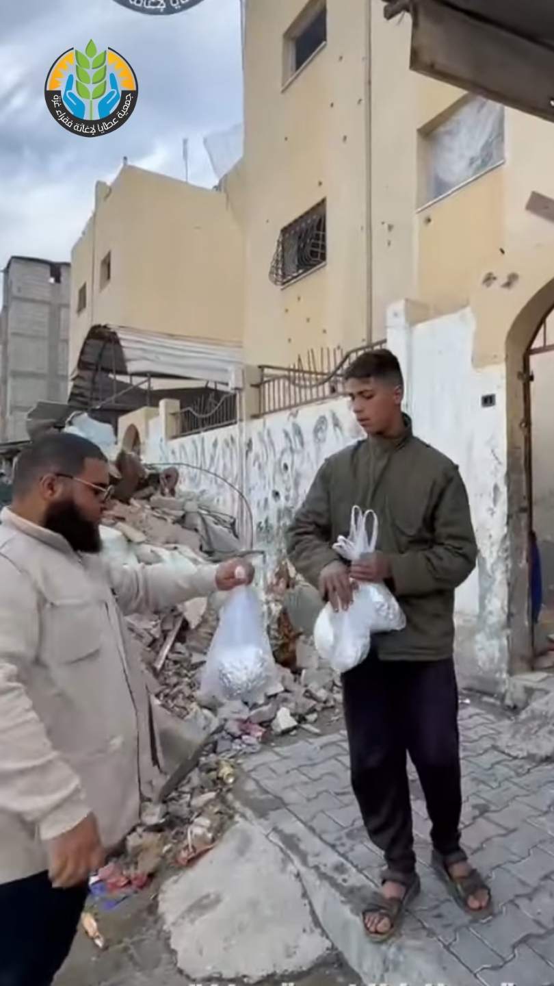 دعمٌ لصمود العائدين،، إفطار صائم في بيوت رفح المدمّرة..