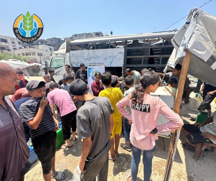 سُقيا ماء تروي عطش النازحين في شمال غزة