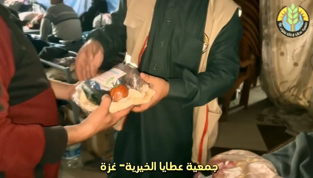توزيع وجبات السحور الرمضاني على أهلنا النازحين في محافظة رفح