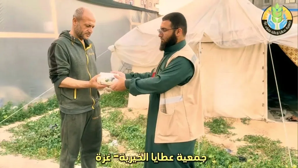 توزيع وجبات السحور الرمضاني على أهلنا النازحين في محافظة رفح