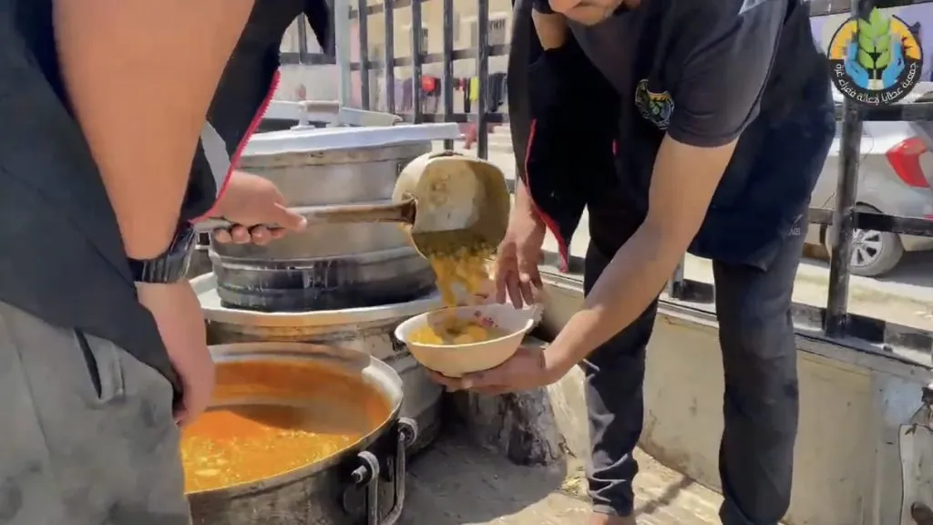 استئناف عمل مطبخ "عطايا الخيري" بدعم كريم من مدينة ليون الفرنسية