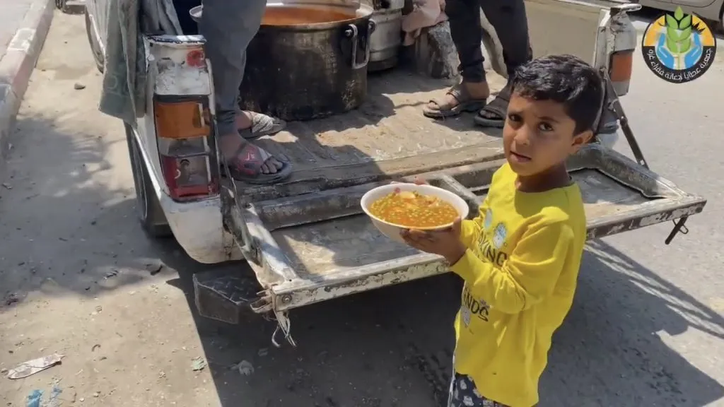 استئناف عمل مطبخ "عطايا الخيري" بدعم كريم من مدينة ليون الفرنسية