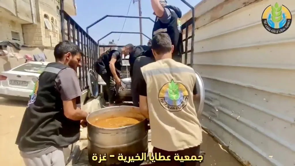 نزرع الأمل ونرسم البسمة – توزيع وجبات غذائية على النازحين