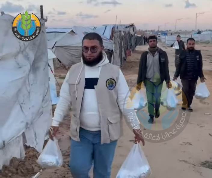Préparation d'un iftar pour les jeûneurs à Rafah : la chaleur de la générosité lors des premiers jours du Ramadan